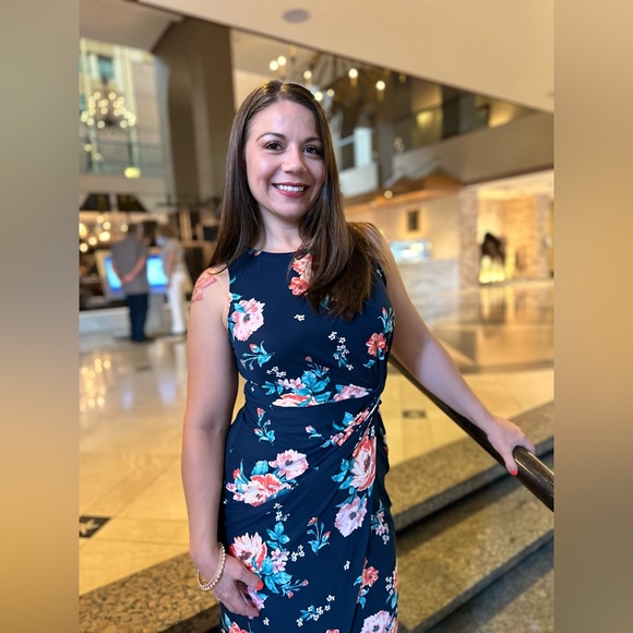 Meet your Seller/Buyer, Tracie - Picture 2 of 5